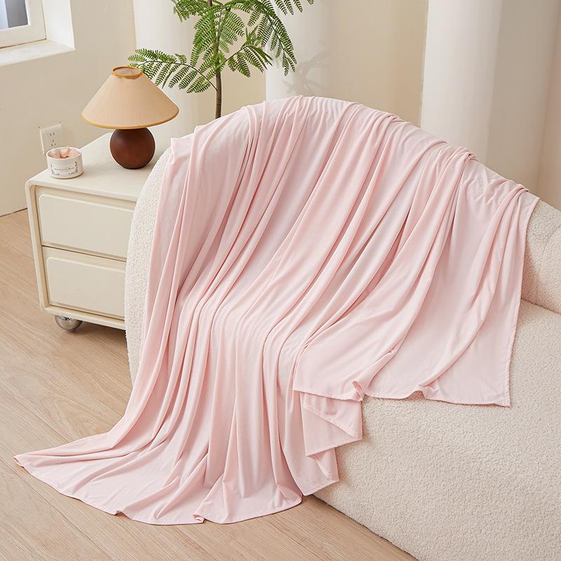 Summer Ice Silk Cooling Blanket Lightweight Breathable Multi-functional Thin Cooling Bed Blanket Solid Color For Home Hotel