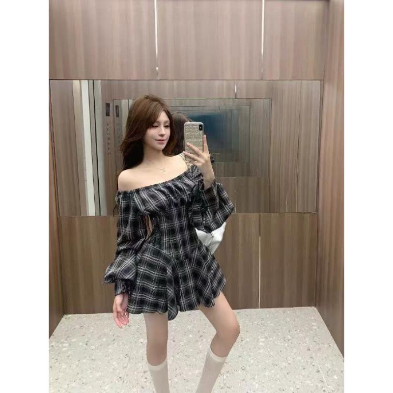 French Retro Plaid Off-Shoulder Long-Sleeve Dress - Elegant Autumn Slimming Short Skirt for Women Medium (M)