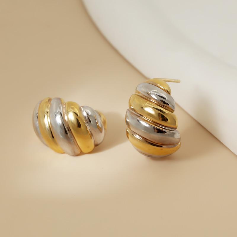 925 Sterling Silver Two-Tone Croissant Earrings In Gold-Plated Korean Style - Chic Women’s Light Luxury Ear Jewelry