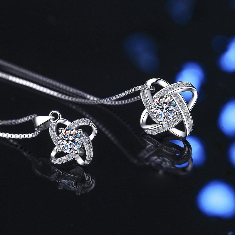 S925 Sterling Silver Necklace Women's Fashion Temperament Versatile Clover Windmill Pendant Premium Clavicle Chain 2026