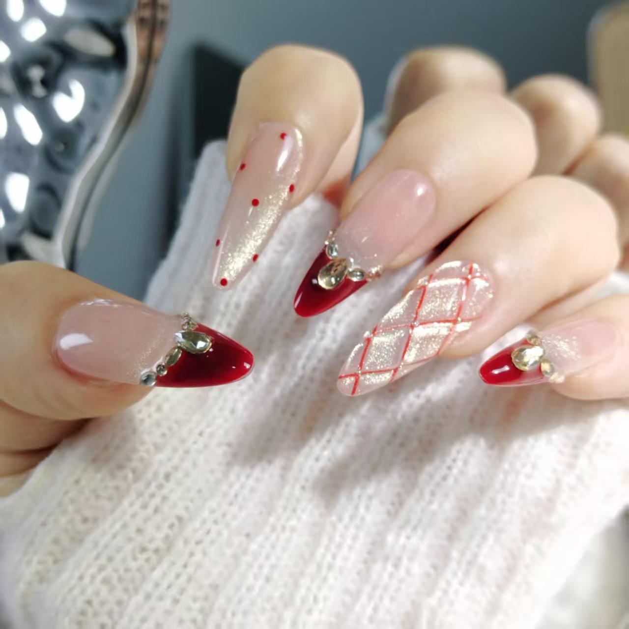 2026 A/W French Hepburn Red Plaid Cat-Eye Handmade Polka Dot Rhinestone Long Nails Polka Dot Style