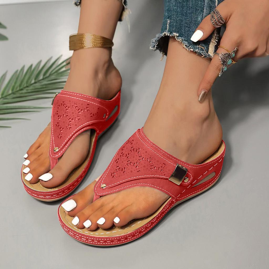 Women's Solid Color Round Headed Thick Soled Fashionable Hollow Slippers