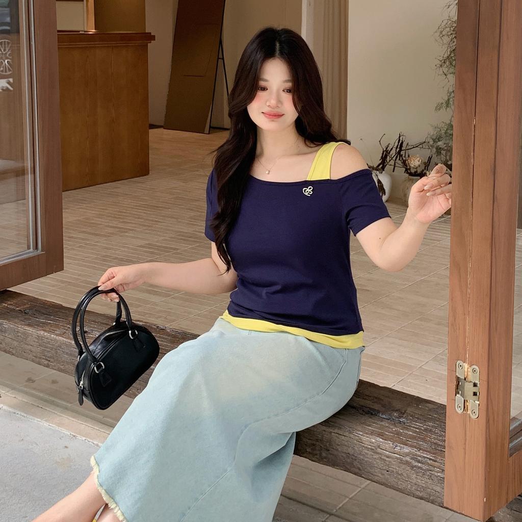 Large size women's clothing contrasting color fake two-piece slanted shoulder top 2026 summer pure desire wind hot girl short-sleeved T-shirt 244770