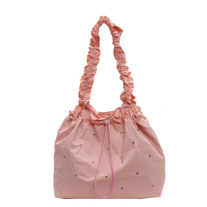 

Korean new style shoulder bag, women s fashion rivet personalized bag, lightweight pleated portable underarm bag One size рожевий