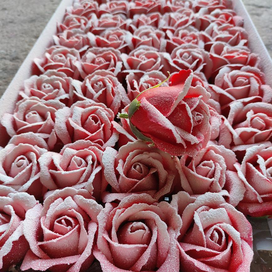 Eisblaue dreilagige Rosen-Seifenblume mit Basisstütze - DIY handgefertigte florale Materialien