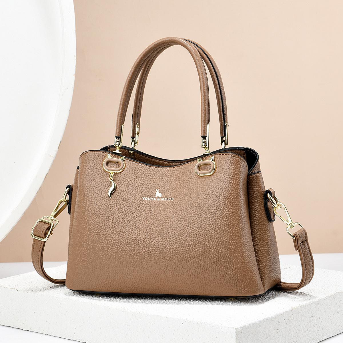 

Premium 2026 New Fashionable Texture Handbag for Women s Commuting Large Capacity Crossbody Bag Versatile Women s Bag 25x12x17cm