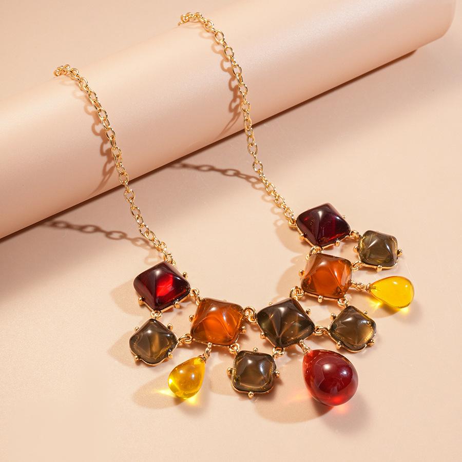 

Комплект серег и ожерелья из смолы со стразами в средневековом стиле: Высококачественная модная бижутерия для женщин