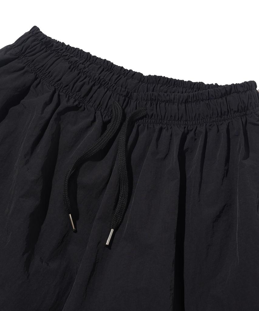 CARGOBROS Nylon Cargo Bermuda Pants (Black)