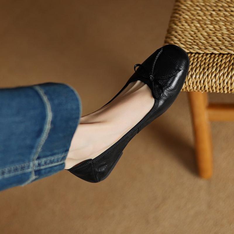 New Casual Single Shoes Women's Low-top Shallow Mouth Low-heel Large Size Four-season Flat-bottom Lazy Shoes Beef Tendon Soft Sole Comfortable and Sof