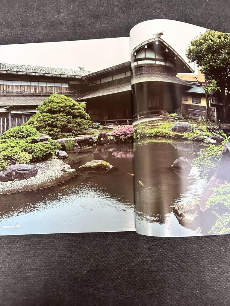 [USED] Luxury book (list price 26,000 yen) Niigata's famous Japanese garden photo collection
