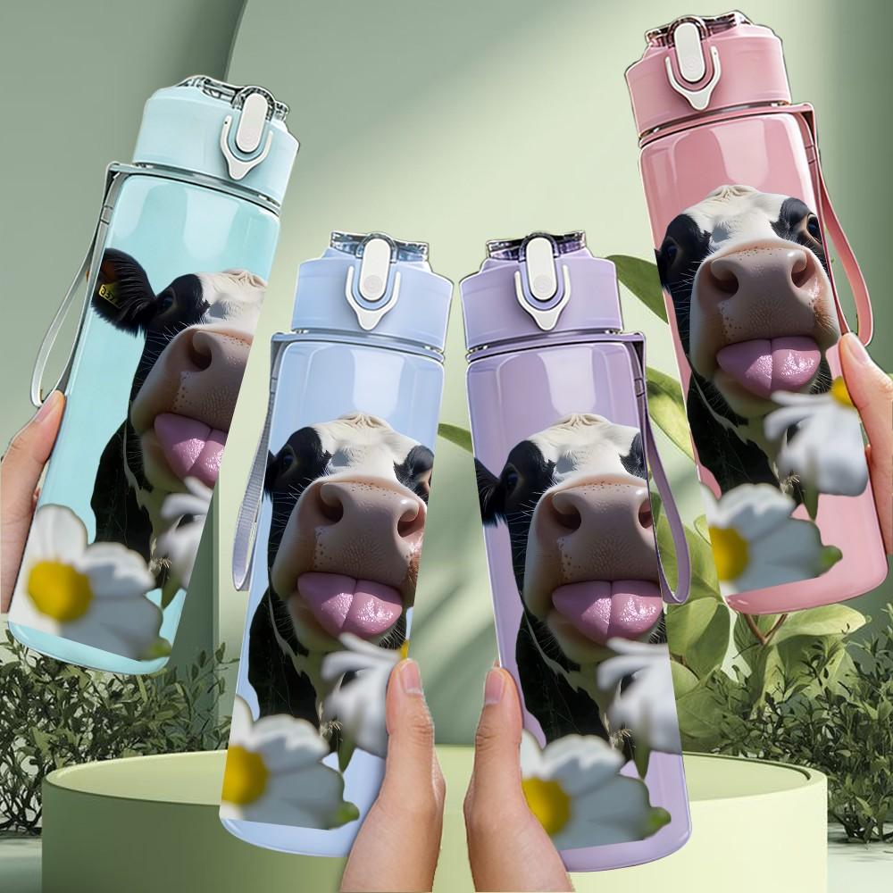 1PC Cow Holding Flower Farm Animal Print 750ml Color Plastic Sports Water Bottle Leakproof Flip Straw Lid Suitable for Sports Office Home Use
