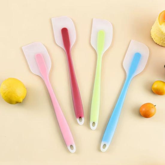 Silicone Spatula Heat-Resistant Glass Pot Scraper for Baking Cooking Non-Stick Dishwasher Safe Essential Kitchen Tool for Mixing Spreading