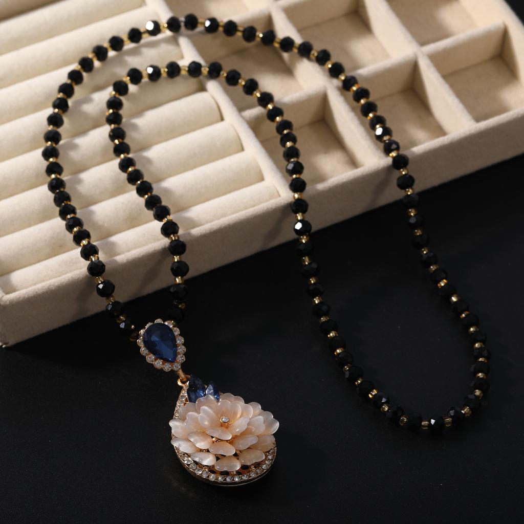 Light Luxury Alloy Explosive Sweater Chain, Small Fragrant Wind Pearl Necklace Retro Sweater Chain, Fashionable Versatile and Advanced