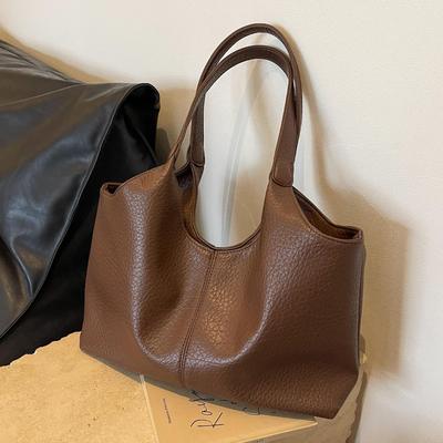 Large Capacity Bag Women's Autumn Versatile 2026 New Fashion Retro Shoulder Bag Texture Class Commuter Tote Bag