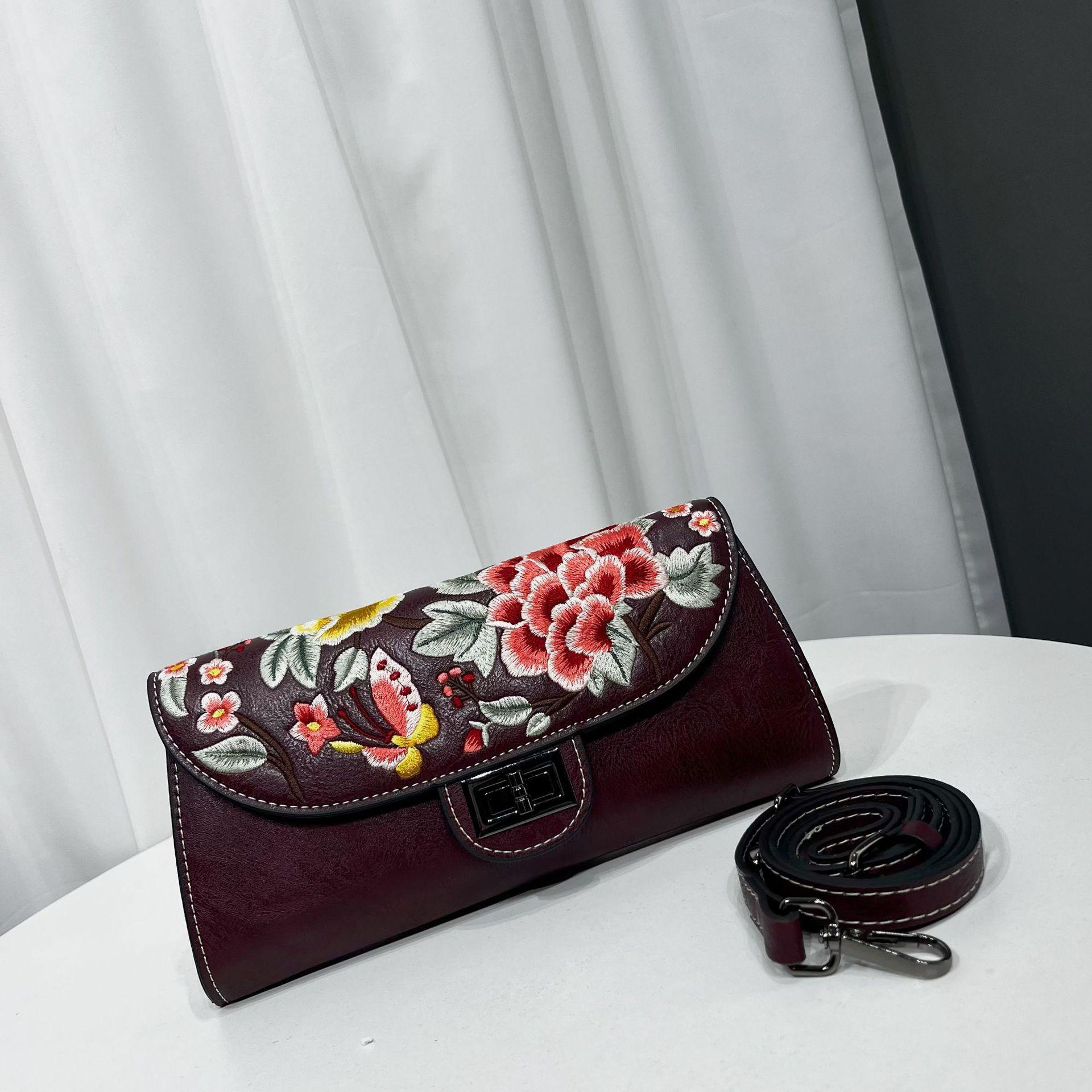 

Retro Ethnic Style, Literary and Artistic Style, National Style Embroidery Crossbody Bag, Butterfly Love Flower, National Style Leisure Commuting Bag бордовий