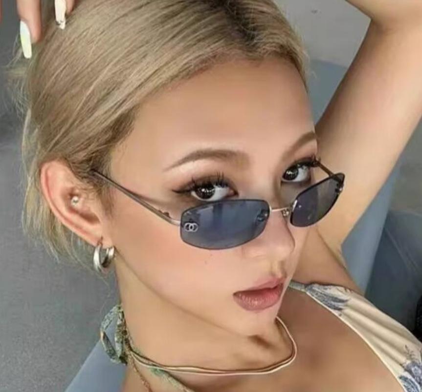 New Luxury Brand Designer Small Frame Cat Eye Sunglasses Women Vintage Fashion Sun Glasses Popular Punk Sexy Ladies Shades