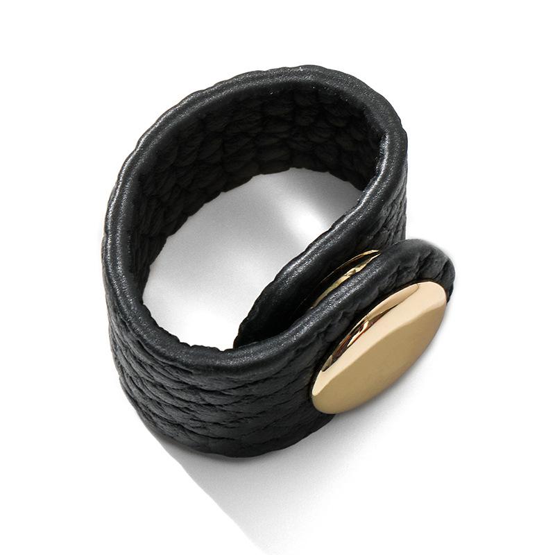 Mahuangshi D-55 Leather Bag with Adjustable Lindy Mini19 Shoulder Strap and Buckle.