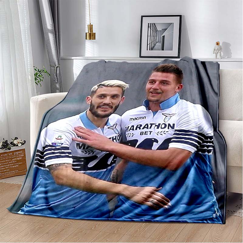 Vintage Lazio Fußballstar Hellblau Adler Trikot Porträt Flanelldecke Weich Warm Leicht Sportfan Waschbare Decke Sofa Schlafzimmer Dekor