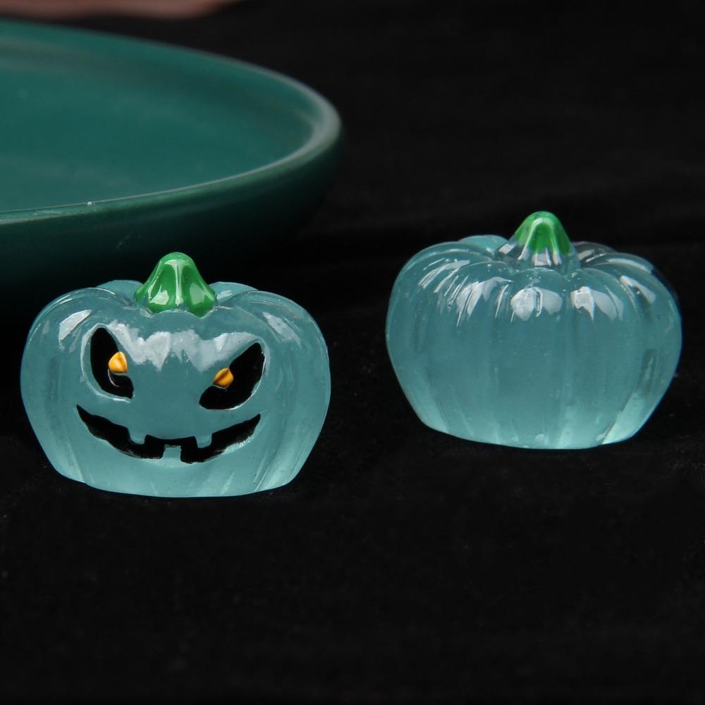 8pcs Halloween Luminous Pumpkin Figures Mini Pumpkin Ornaments  for Patio Yard Garden