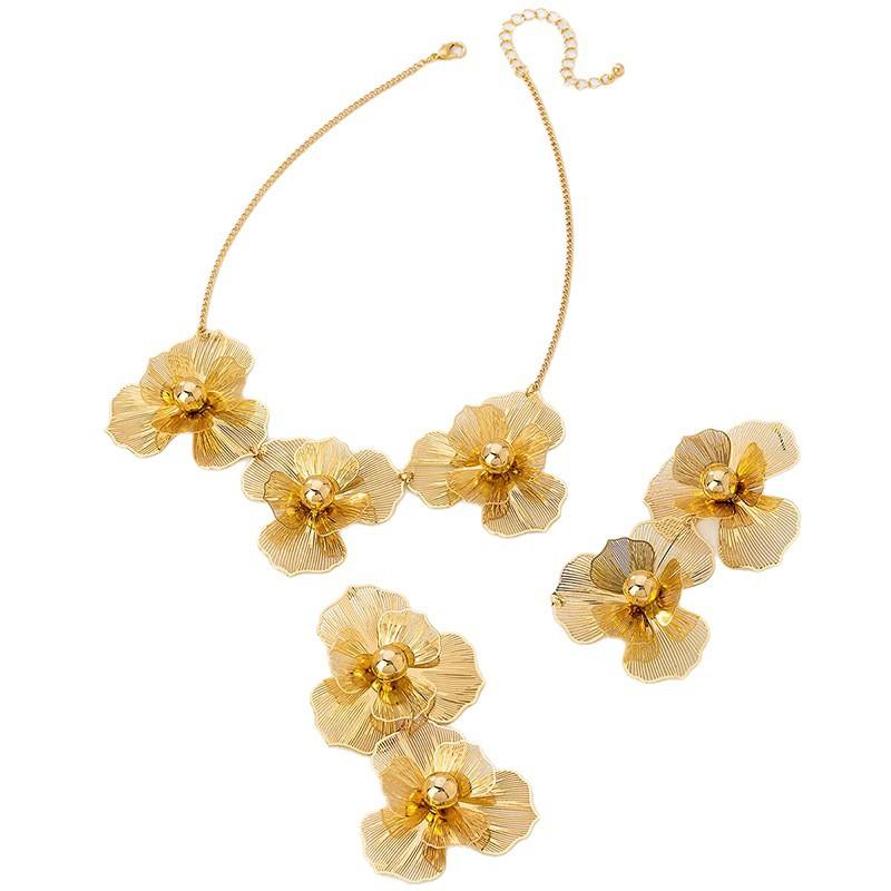 European and American Hollow Flower Necklace Earrings Set, Personalized Design Exaggerated Collarbone Chain, High-end Jewelry Set