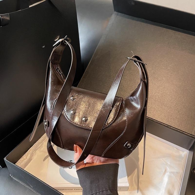 Trendy Rivets, High-end Texture, Large Capacity, Fashionable and Retro, Single-shoulder Crossbody, Underarm Dumpling Bag