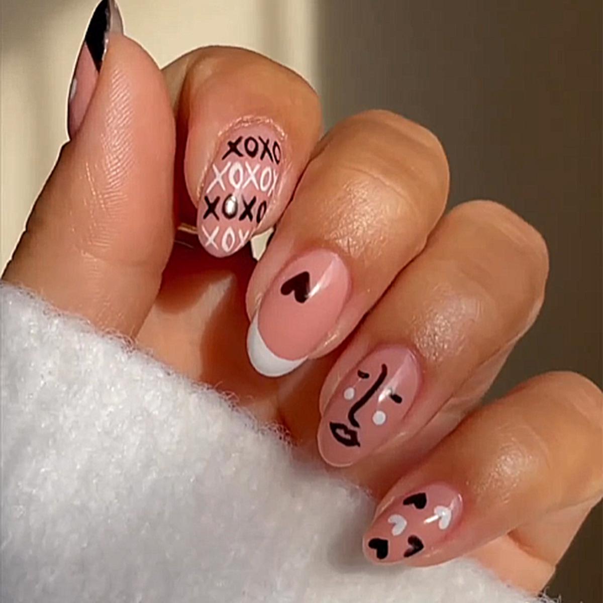 

Sweet Cartoon Heart Nude Oval Nails - Cute & Fresh Nail Art