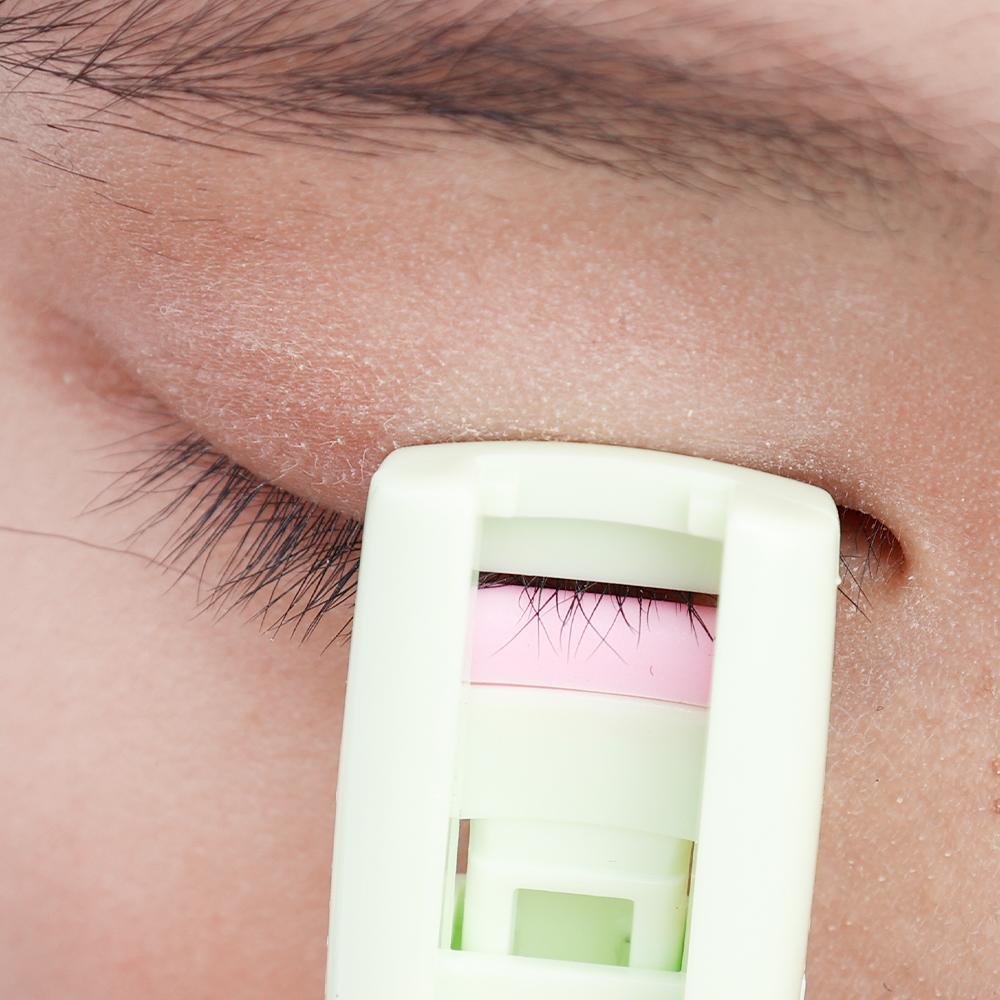 Eyelash Curler Set with Replace The Rubber Strip Wide Angle Design Eyelashes Curler Long Lasting Professional Women Makeup Tools