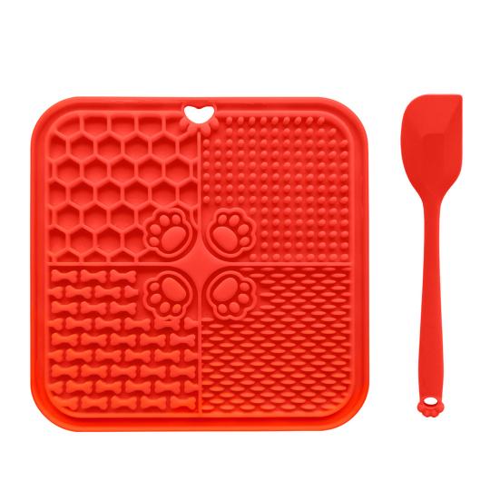 

Slow Feeder Lick Mat with Suction Cups Silicone Pet Bowl for Anxiety Relief Digestion BPA-Free Portable Dog Food Puzzle Mat for Wet Food Yogurt