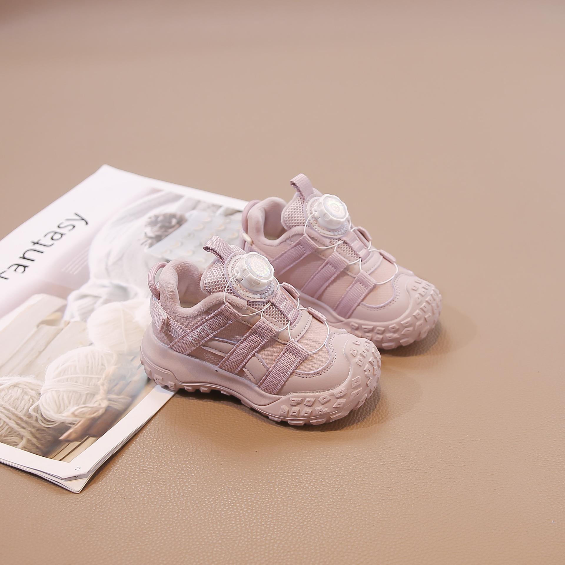 New winter children s sneakers for girls plush medium and large children s two cotton dad shoes 16cm inside size 26