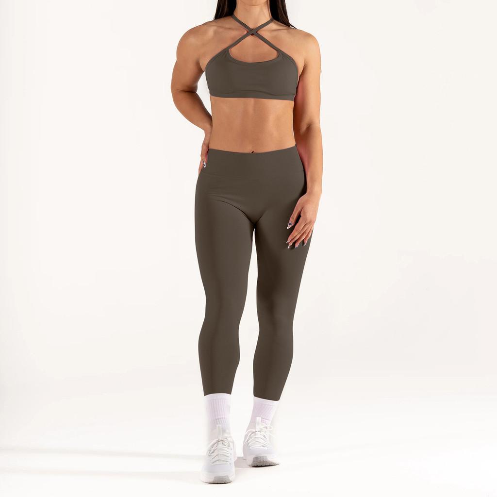 Seamless Yoga Set For Women With Quick Dry Fabric For Indoor And Outdoor Fitness Activities