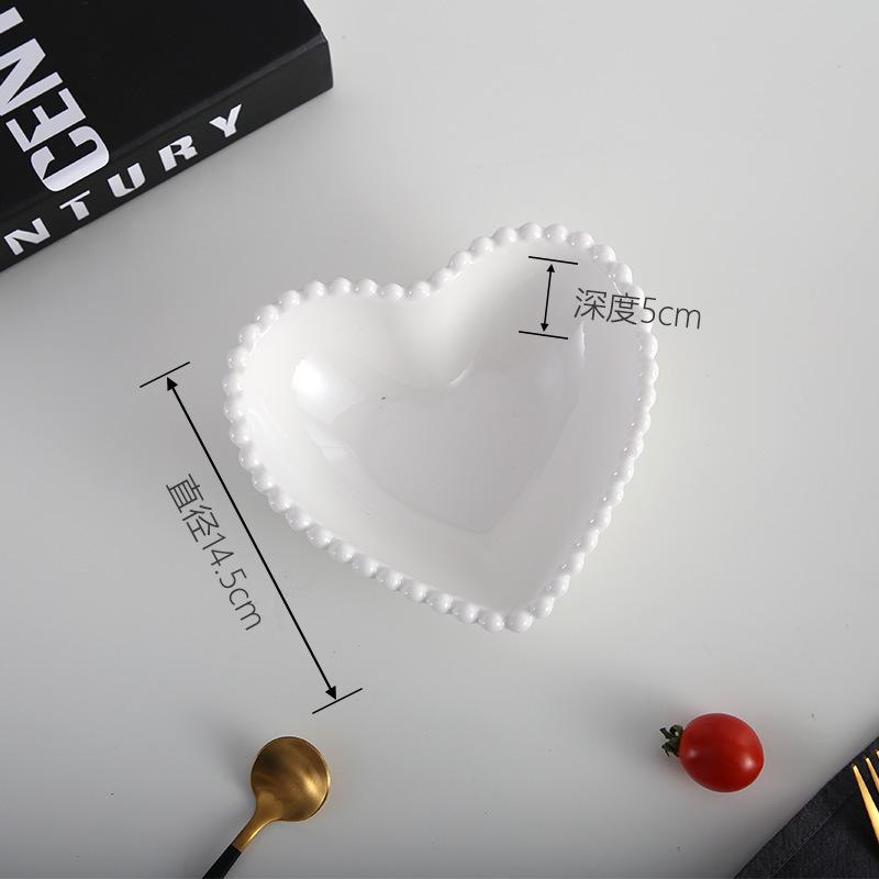 White Ceramic Heart Plate Delicate Salad Dessert Bowl Multi-Grid Snack Bowl Creative Peach Heart Cake Breakfast Plate Tableware