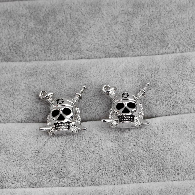 Personality Pirate Skull Cufflinks Silver Tone Death's Head Shaped Gemelos