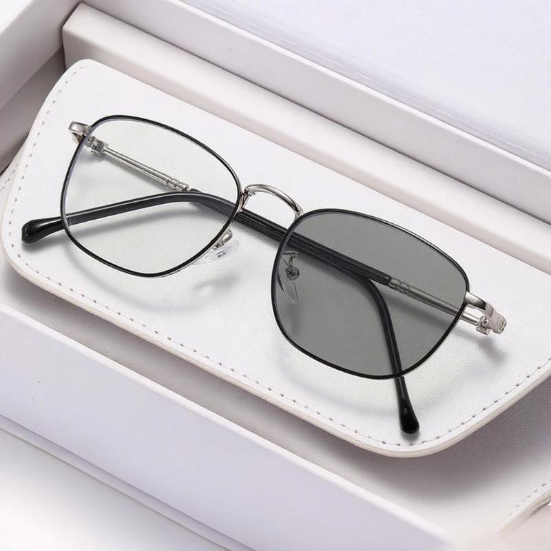 New Trend Pochromic Reading Glasses Women and Men Ultralight  Metal Frame Anti Blue Light Color Changing Far Sighted Glasses