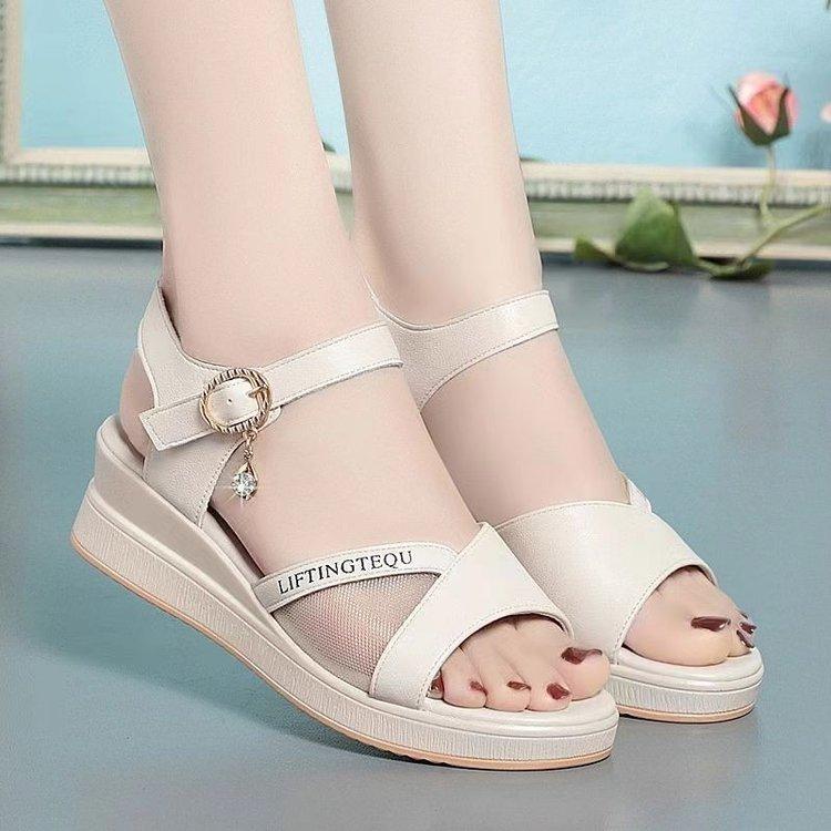 Breathable and Refreshing, a Must-have for Fashion New Favorites, One-word Buckle with Open Toe Rubber One-word Buckle with Middle Heel (3-