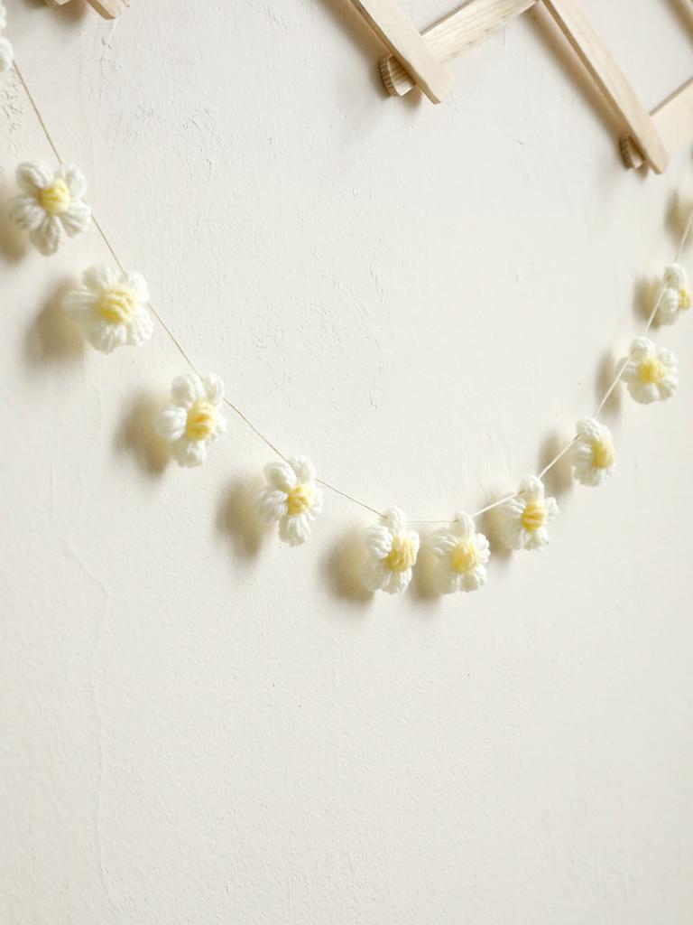 Handmade Crochet Flower Garland, DIY Boho White & Yellow Decorative Wall Hanging for Home Decor, Spring & Summer Wedding Decor
