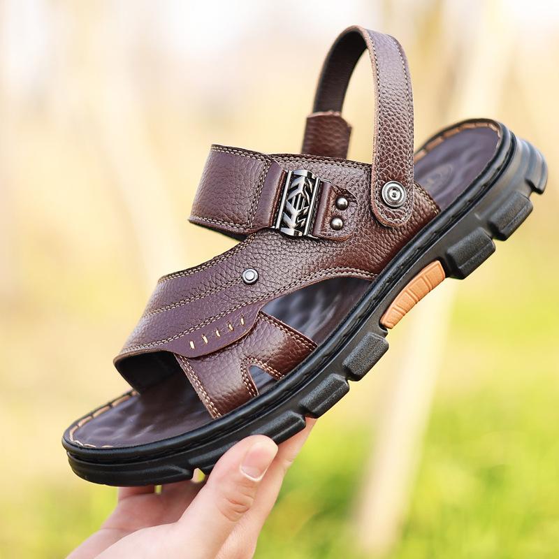 2025 summer new men's sandals middle-aged and elderly shoes wear dad shoes dual-purpose cool slippers