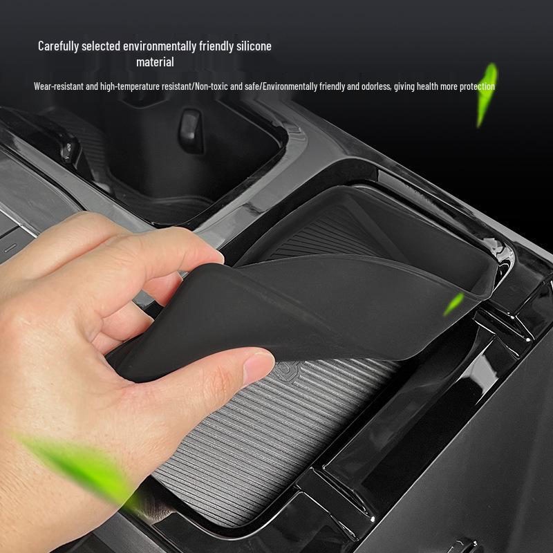 Wuling Starlight 23-24 Wireless Charging Silicone Anti-Slip Car Pad