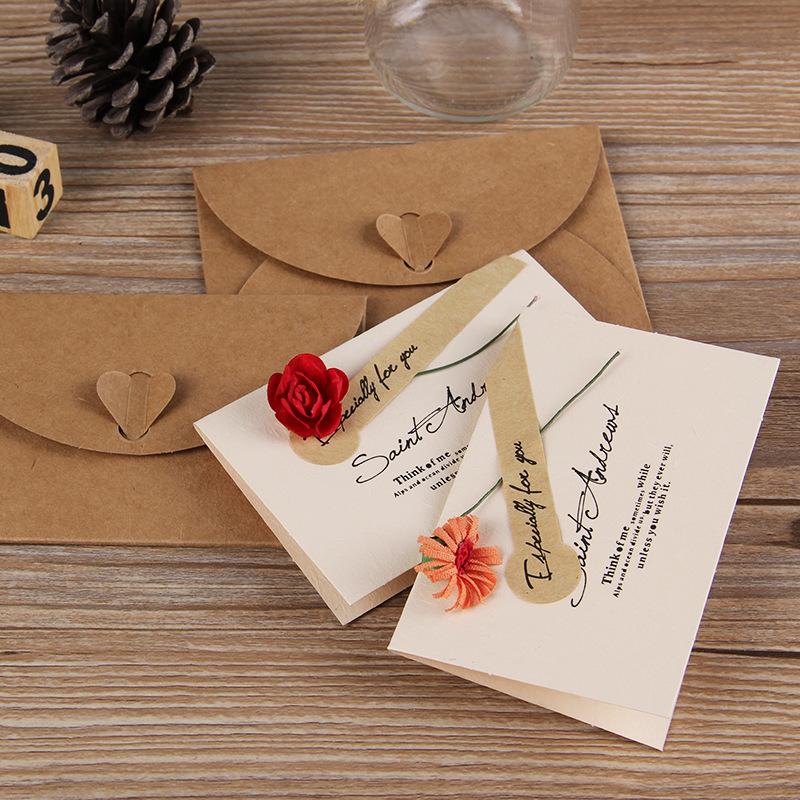 Geschenke handgemachte Grußkarten nationaler Trend kulturell und kreativ Retro Kraftpapier Trockenblumen Feiertagssegen Großhandel