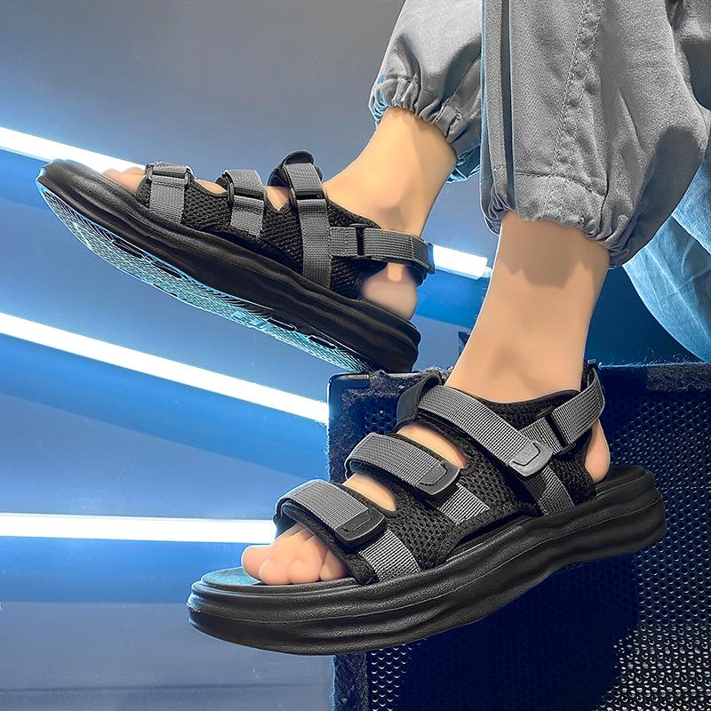 Fashion Black Sandals Men Breathable Summer Shoes Man Outdoor Men Sandals Antiskid Beach Sandals Hollow Shoes Collision Avoidance