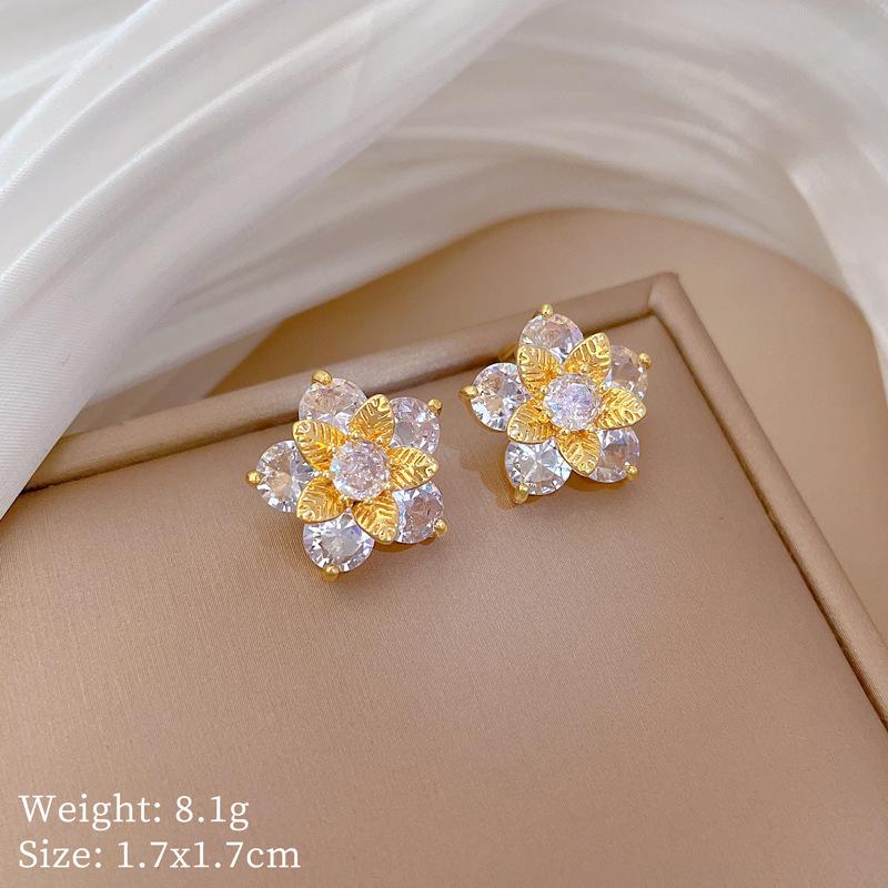 Five-Leaf Flower Necklace Earrings Set Light Luxury Micro-Inlaid Personalized Temperament Banquet Earrings Necklace Combination