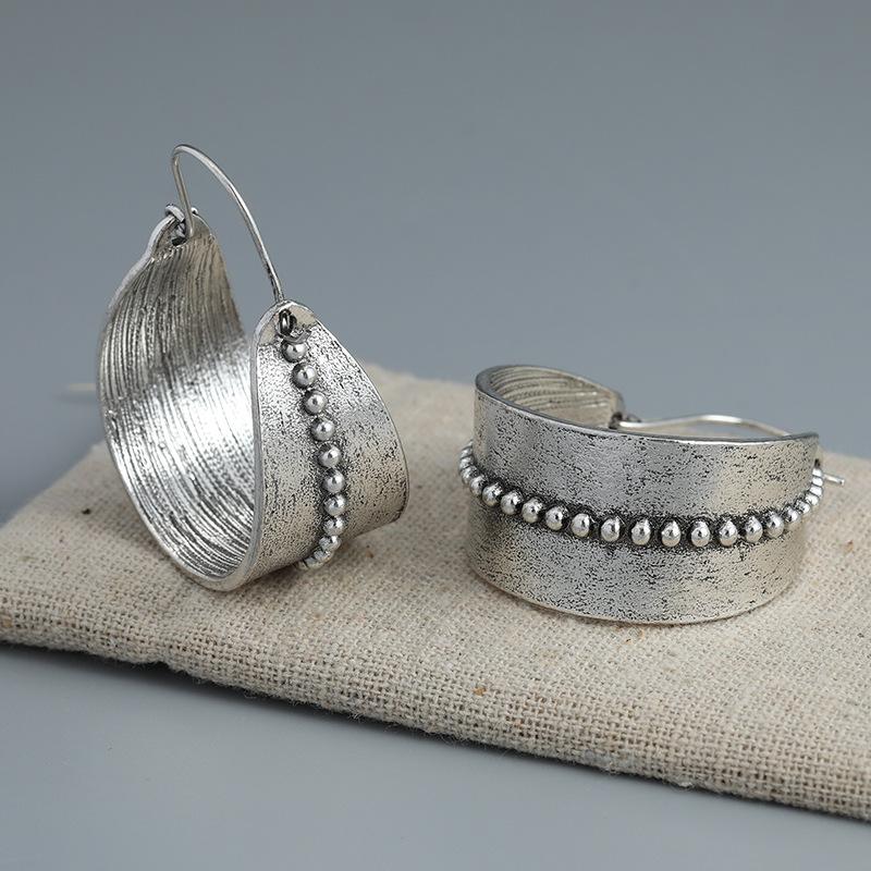 The Hottest women's Earrings With Exaggerated Broadband Plant Patterns hip-hop Punk women's Accessories Retro Jewelry