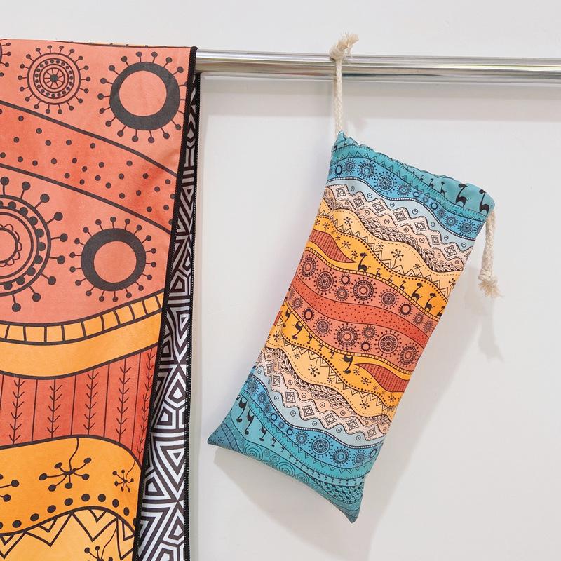 Bohemian Giraffe Print Double-Sided Fleece Quick Dry Beach Towel Absorbent Microfiber Bath Towel for Swimming Gym Travel