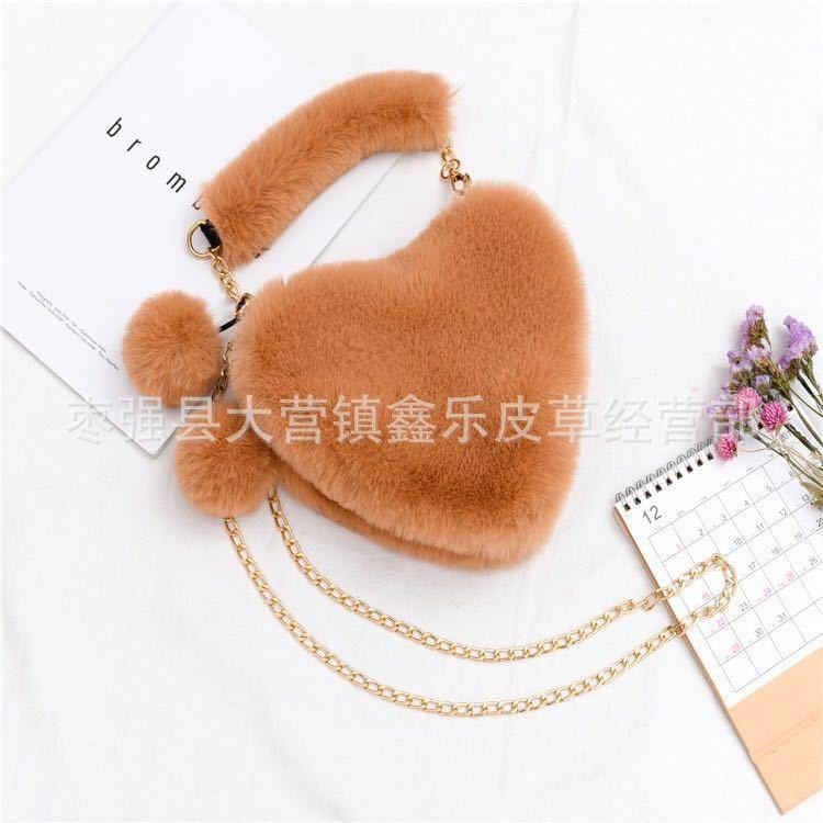 E-commerce, New Handbag Bag, Plush Love Bag, Portable Peach Heart Bag, Chain Bag, Shoulder Messenger Bag.