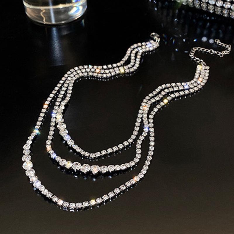 Elegant Multi-Layer Sparkling Diamond Clavicle Necklace for Women: Simple Luxury and Unique Design