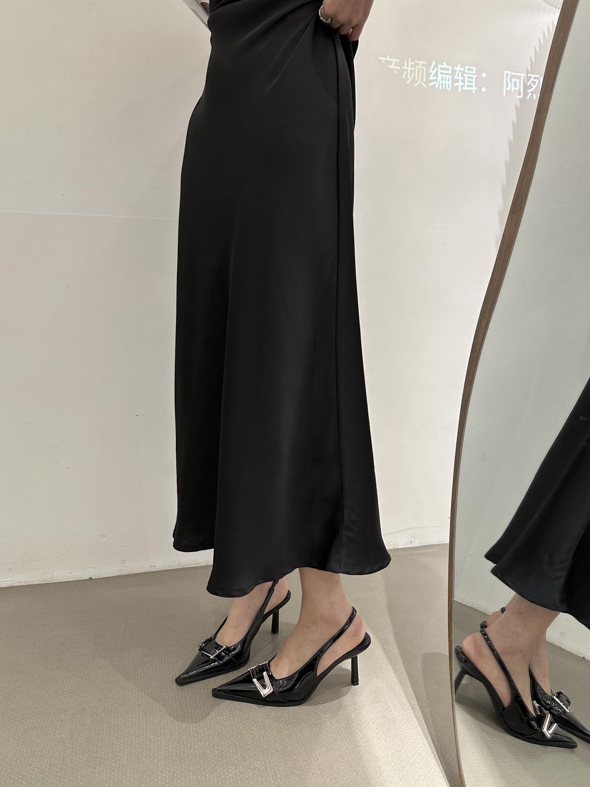 

Korean version of fashion stiletto heels, belt buckle temperament bag head sandals, new rear trip strap pointed single shoes in the summer of 2024 35 чёрный