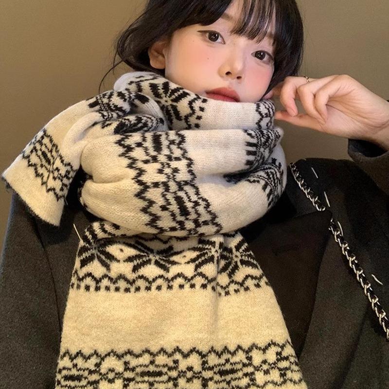 Scarf Women's Autumn and Winter Atmosphere Versatile Thickened Warm Christmas Scarf Shawl