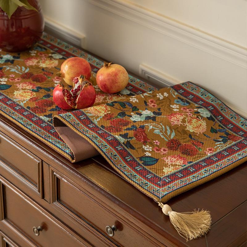 Retro American Luxury Table & Cabinet Runner - High-Grade Cloth Cover