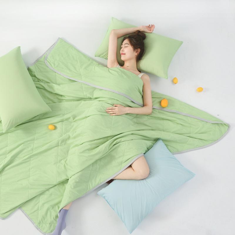 Antibakterielle, leichte, hautfarbene Steppdecke der Klasse A, sommerkühle Steppdecke für Klimaanlagen, sofort kühle, seidig waschbare Melonen-Steppdecke