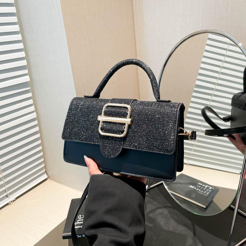 This year's popular fashion Korean version of temperament handbag 2025 spring new niche design casual trend small square bag