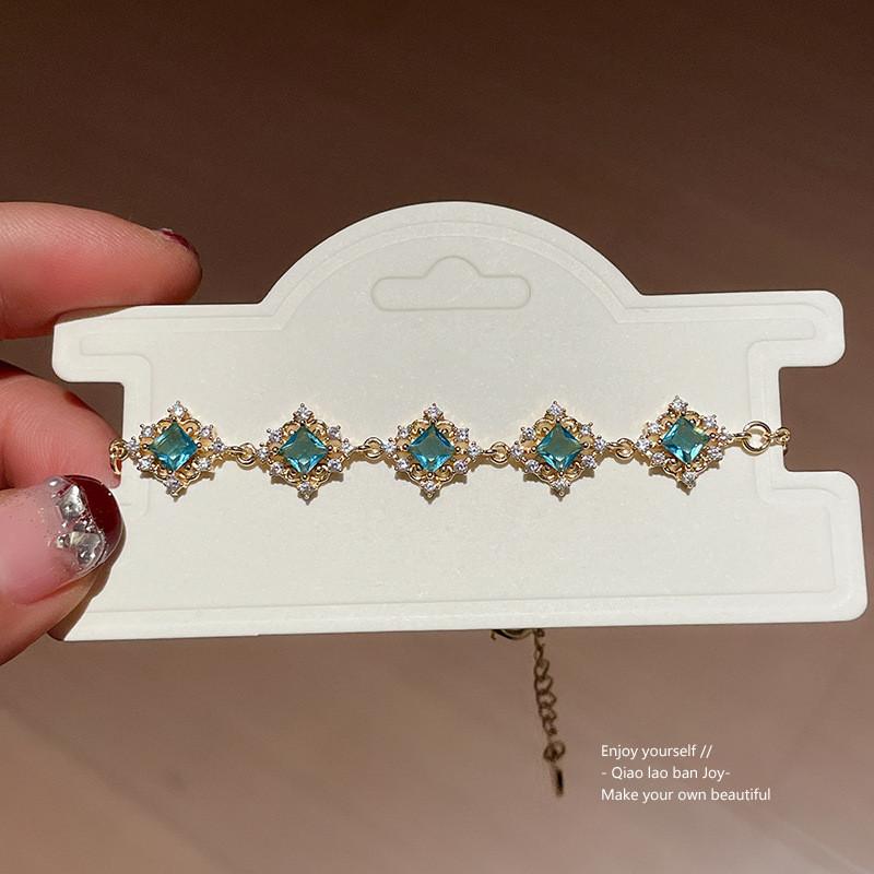 Zircon Flower Pendant Bracelet With Metal Plating For Womens Fashion Accessories